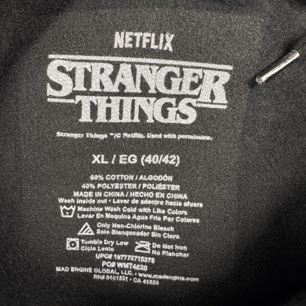 Stranger Things Hawkins Graphic Hoodie Men's XL Black Pullover Netflix NWT - Picture 4 of 9